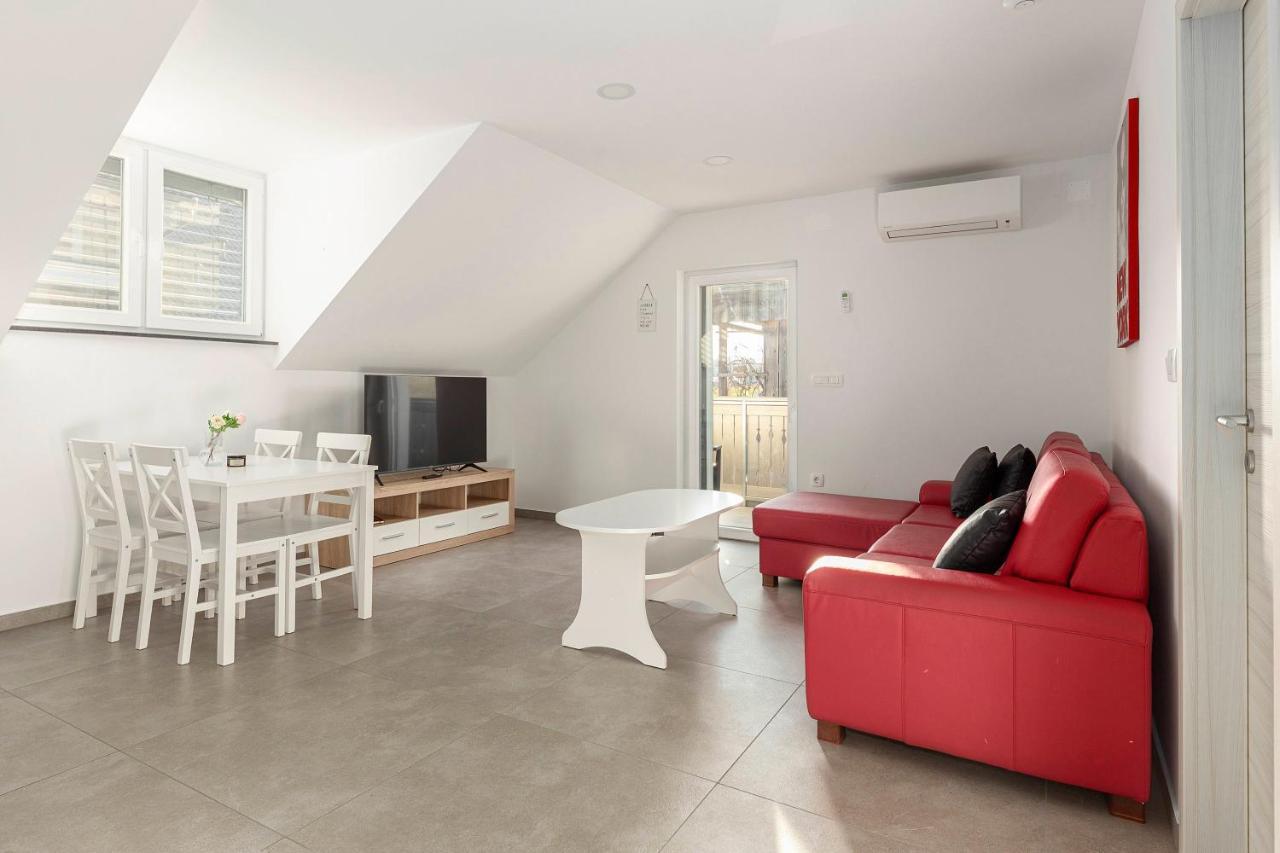 Apartments Linda Брезє Екстер'єр фото