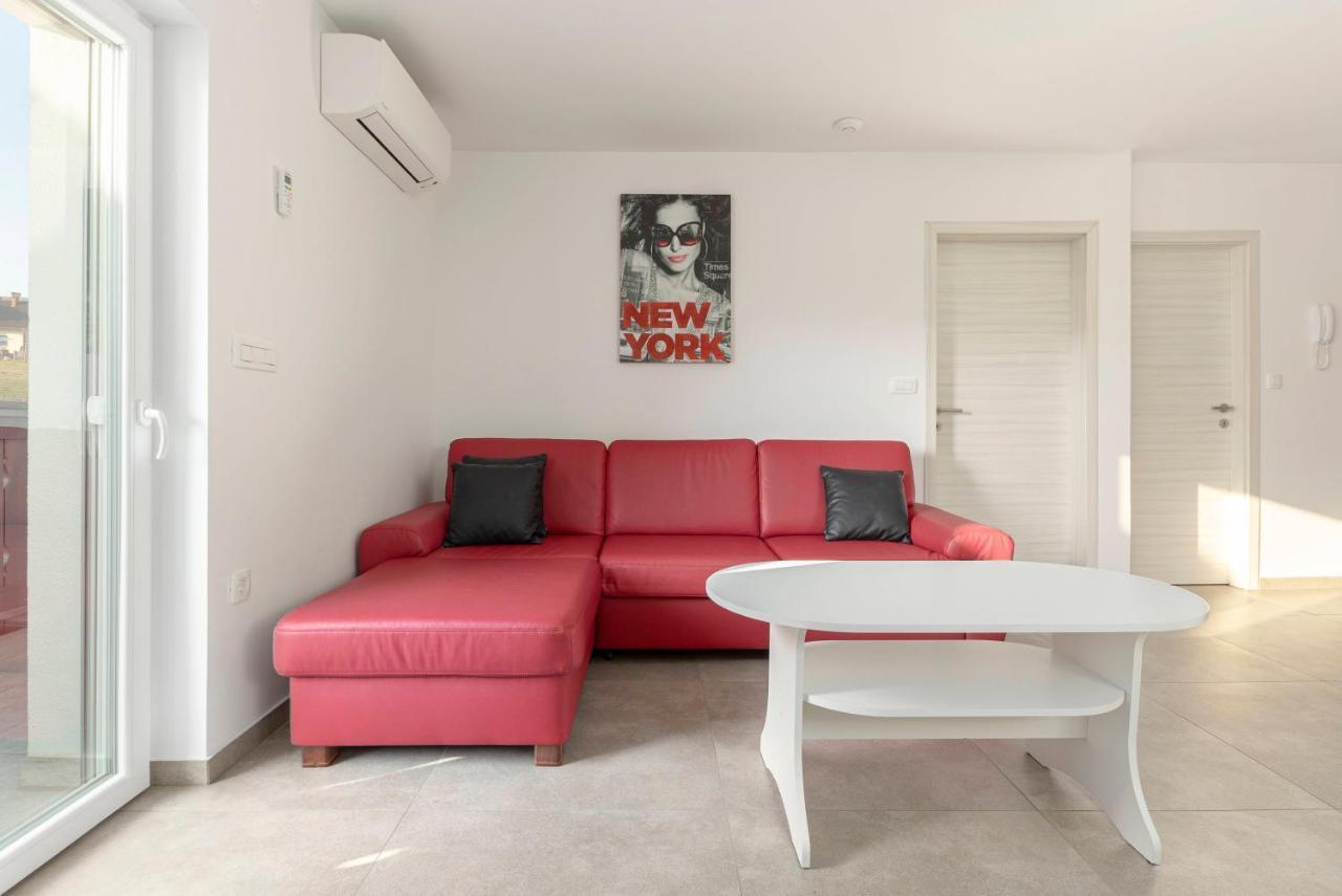Apartments Linda Брезє Екстер'єр фото