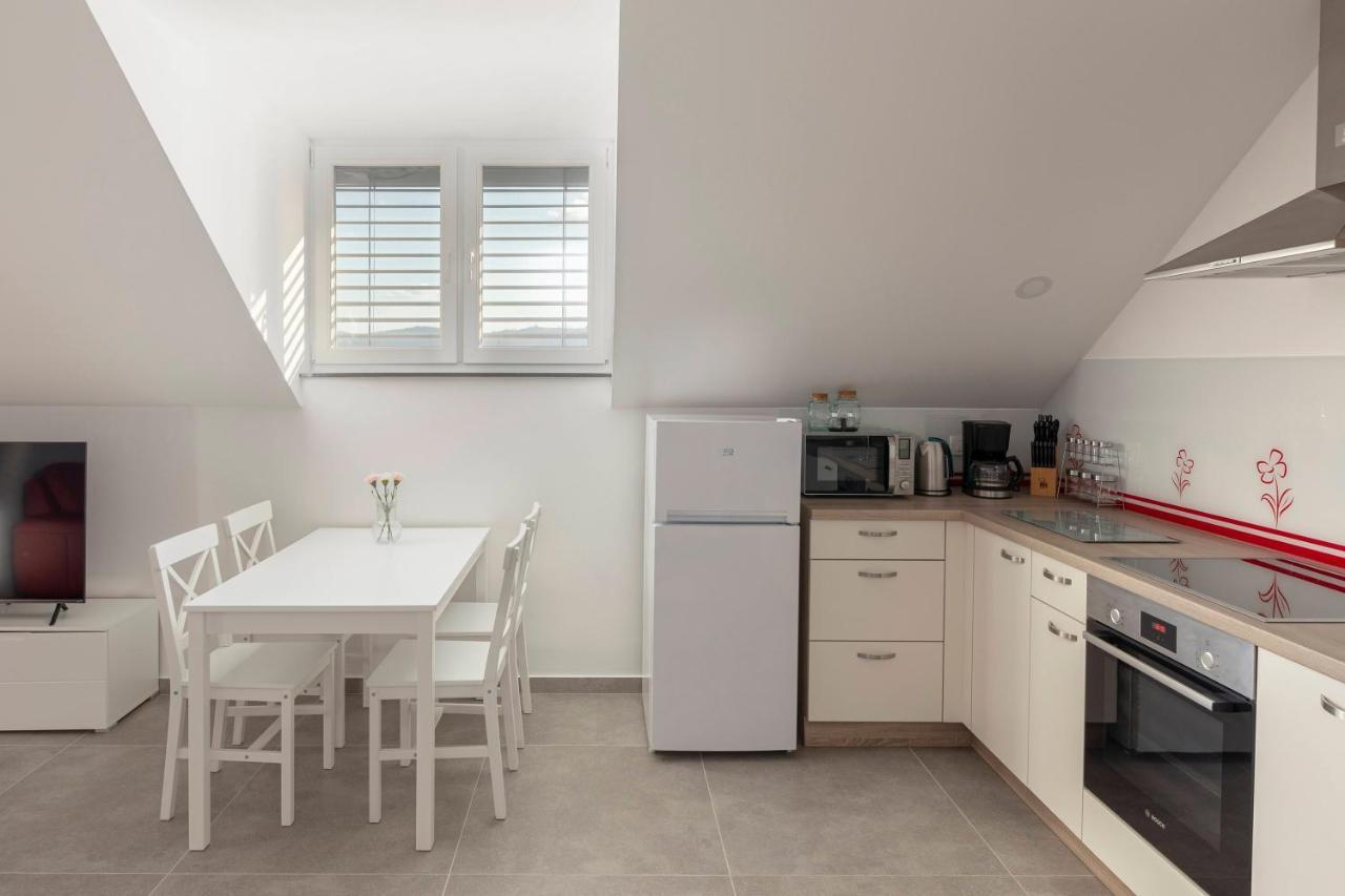 Apartments Linda Брезє Екстер'єр фото