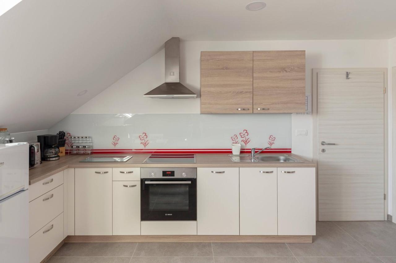 Apartments Linda Брезє Екстер'єр фото