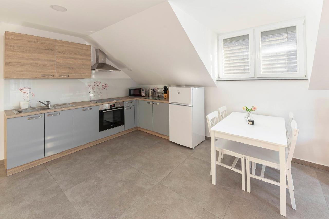 Apartments Linda Брезє Екстер'єр фото