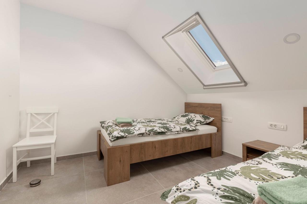 Apartments Linda Брезє Екстер'єр фото